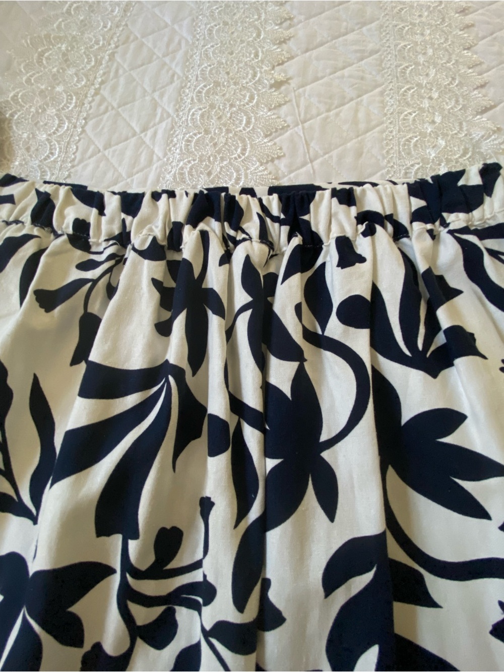 Time and Tru Navy and White Floral Pull On Midi Skirt with Front Slit Size M - Picture 11 of 16
